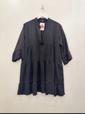 Robe fluide noire à volants – Grande Taille